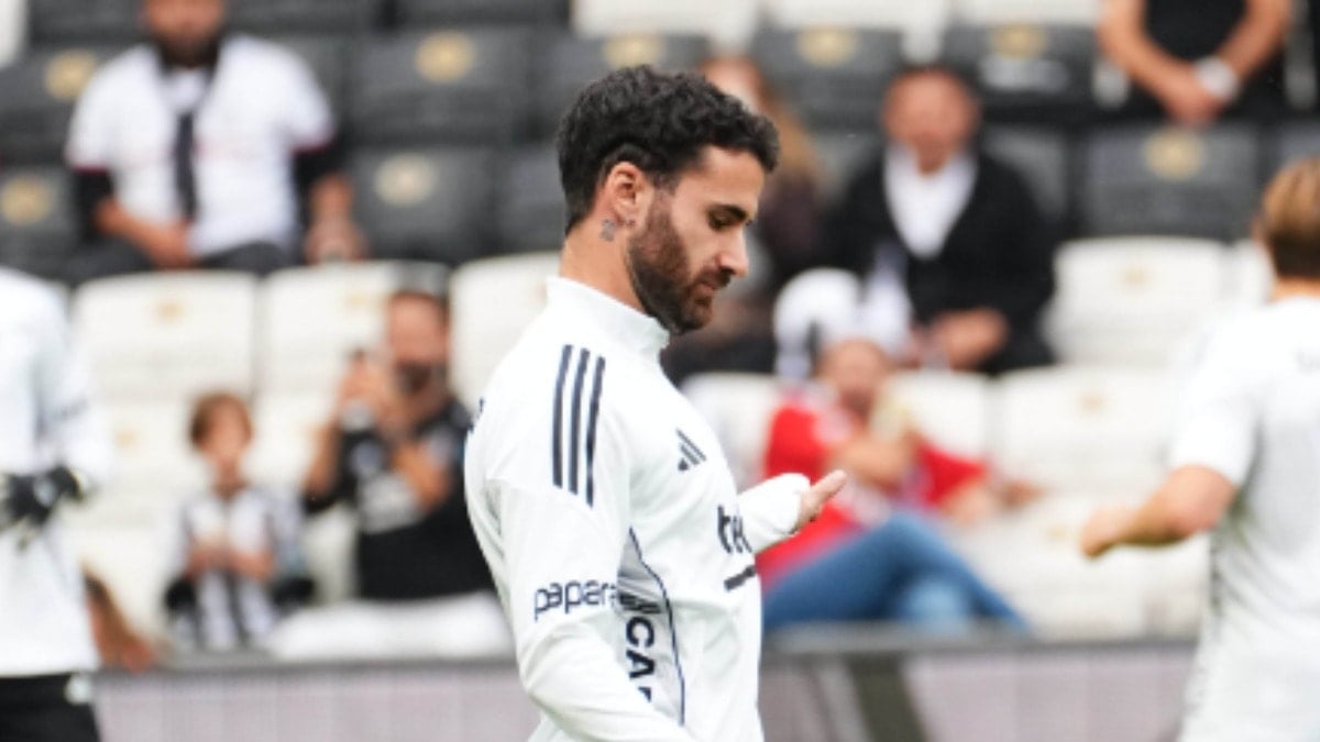 Beşiktaş taraftarından yıldız futbolcuya protesto