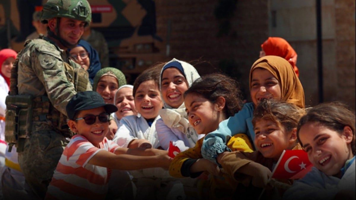 MSB, İsrail'e fotoğrafla yanıt verdi: Güç silahta değil