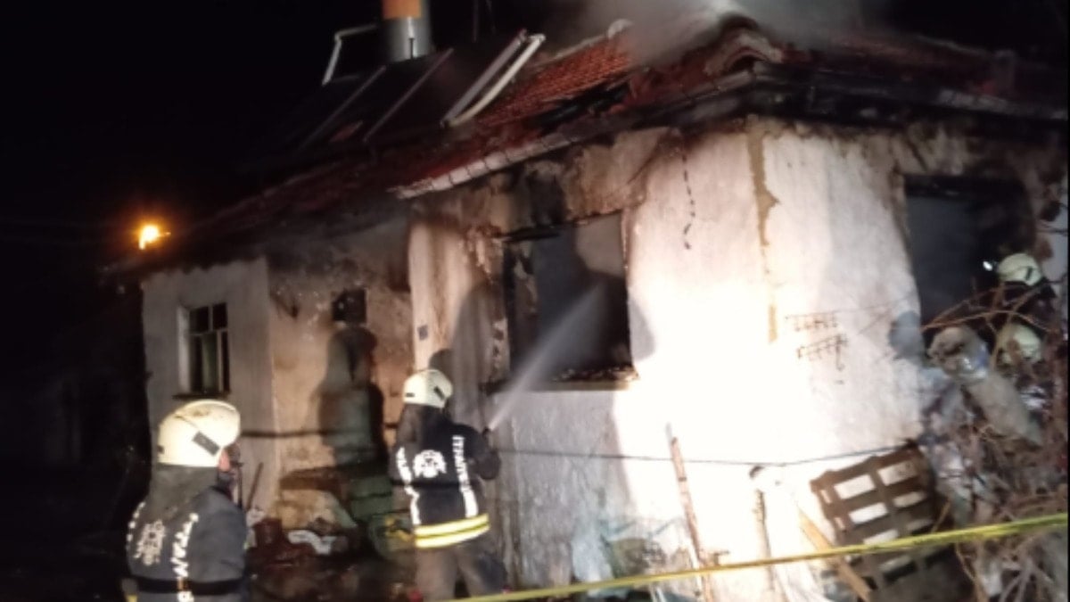 Konya'da ev küle döndü: 1 ölü, 1 yaralı