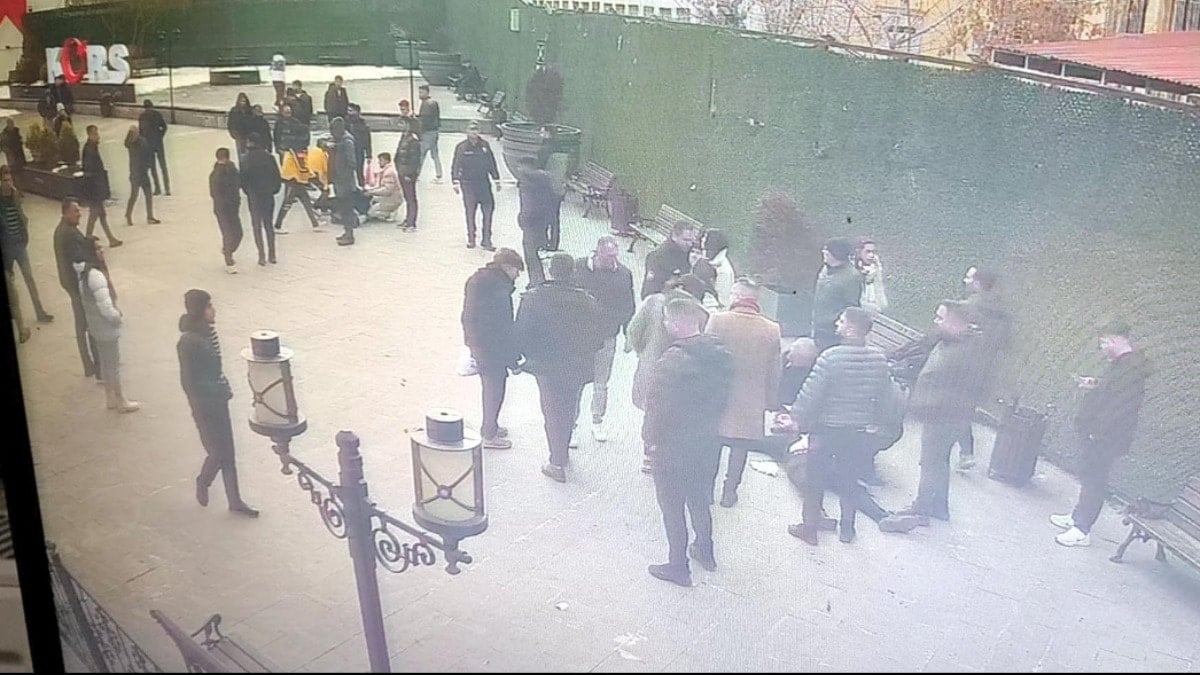 Bıçaklı kavga kamerada: 2'si ağır, 7 yaralı