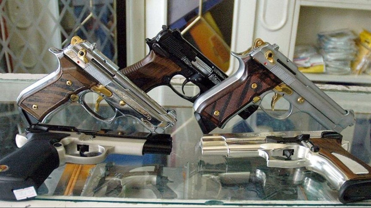 Bu da rüşvetli silah ruhsat çetesi