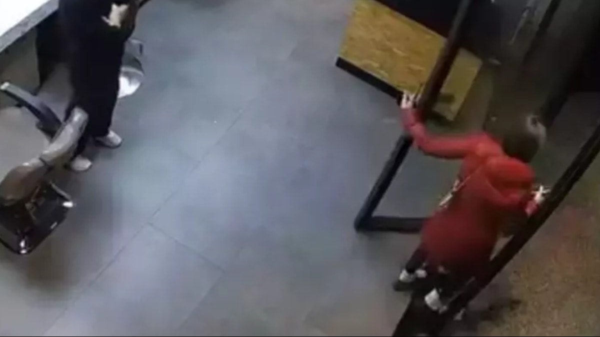 3 bin liralık işlem yaptırdı, 'kartımı unuttum' diyerek kaçtı