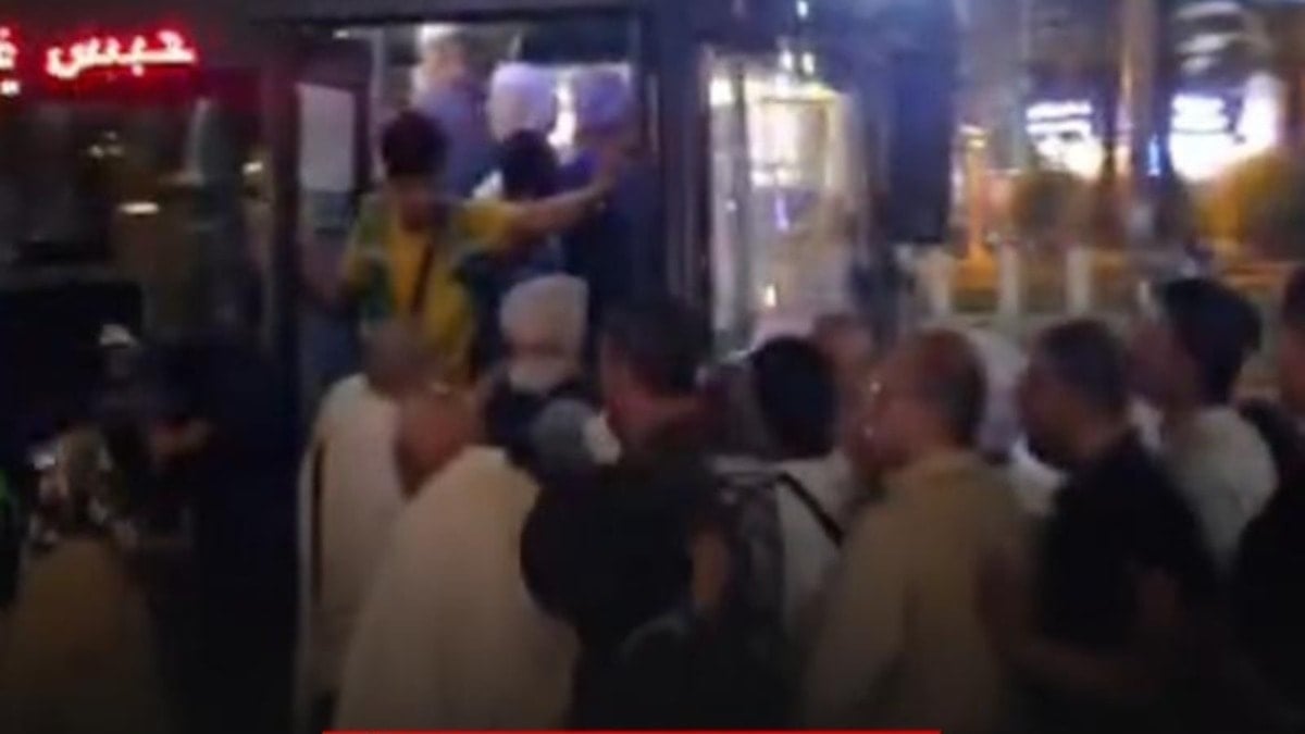 Umre için Mekke'ye giden Türk kafileye otobüs çarptı! Ölü ve yaralılar var