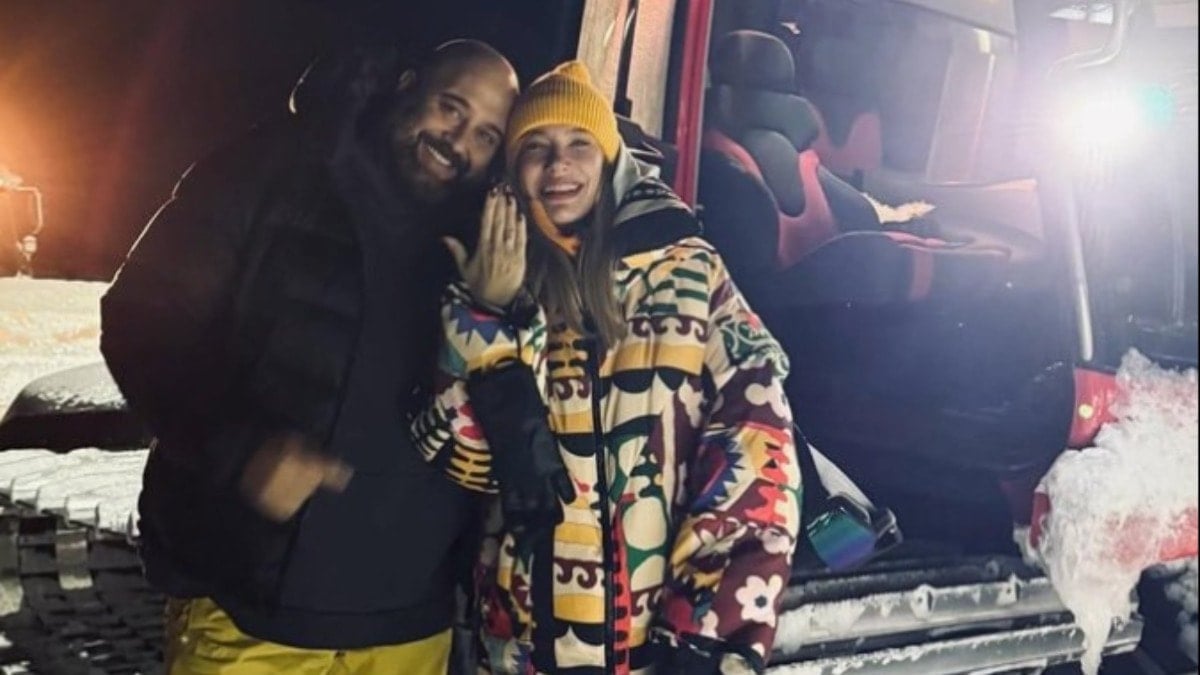 Ünlü şef kendinden 21 yaş küçük sevgilisine evlenme teklifi etti