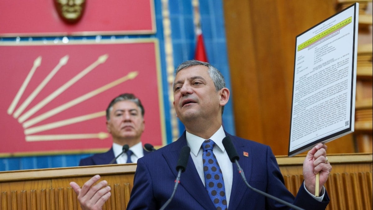 Özgür Özel'in elindeki noter tasdikli belgede ne var? 