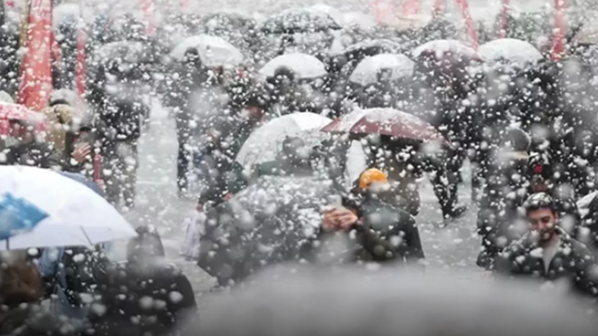 Meteoroloji peş peşe uyarılarını sıraladı: Tüm hafta lapa lapa kar yağacak