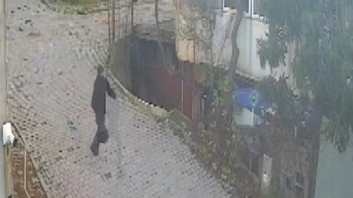 Arnavutköy'de silahlı gasp dehşeti