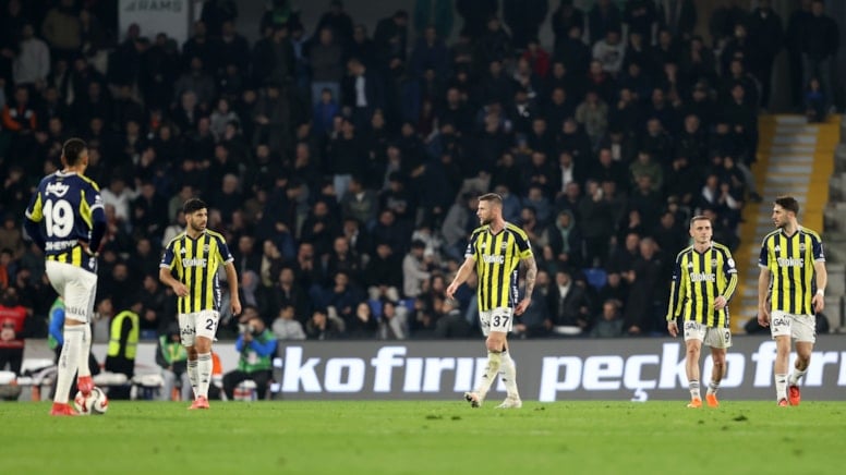 Fenerbahçe zirve yarışında yara aldı