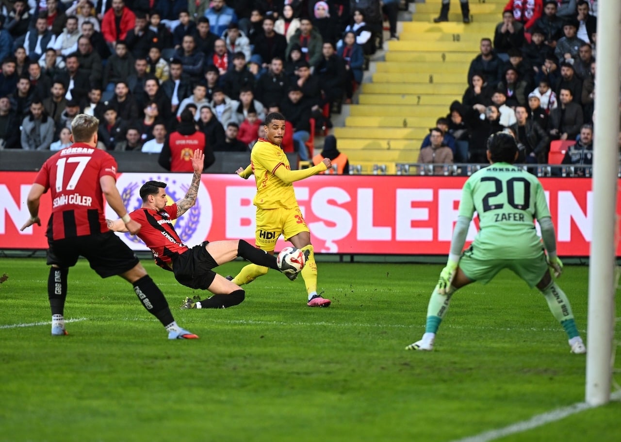 Göztepe Gaziantep deplasmanından 3 puanla döndü
