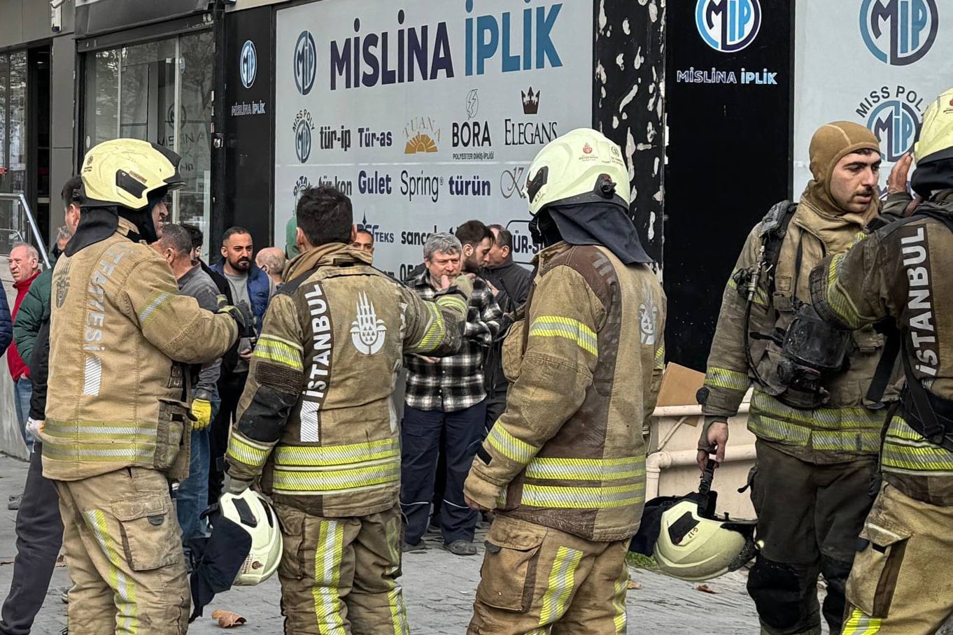 Bağcılar'da matbaa yangını!