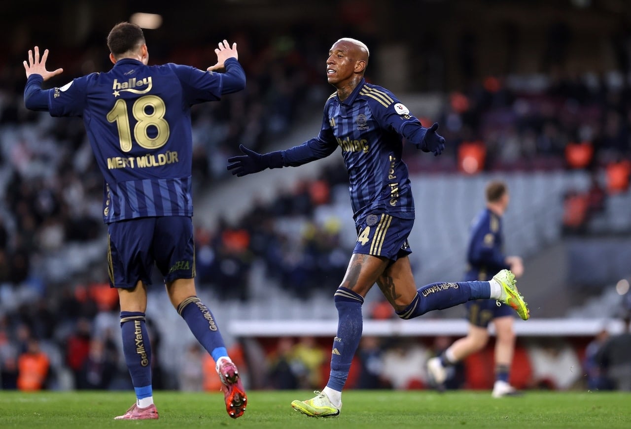 Fenerbahçe Eyüpspor'u rahat geçti