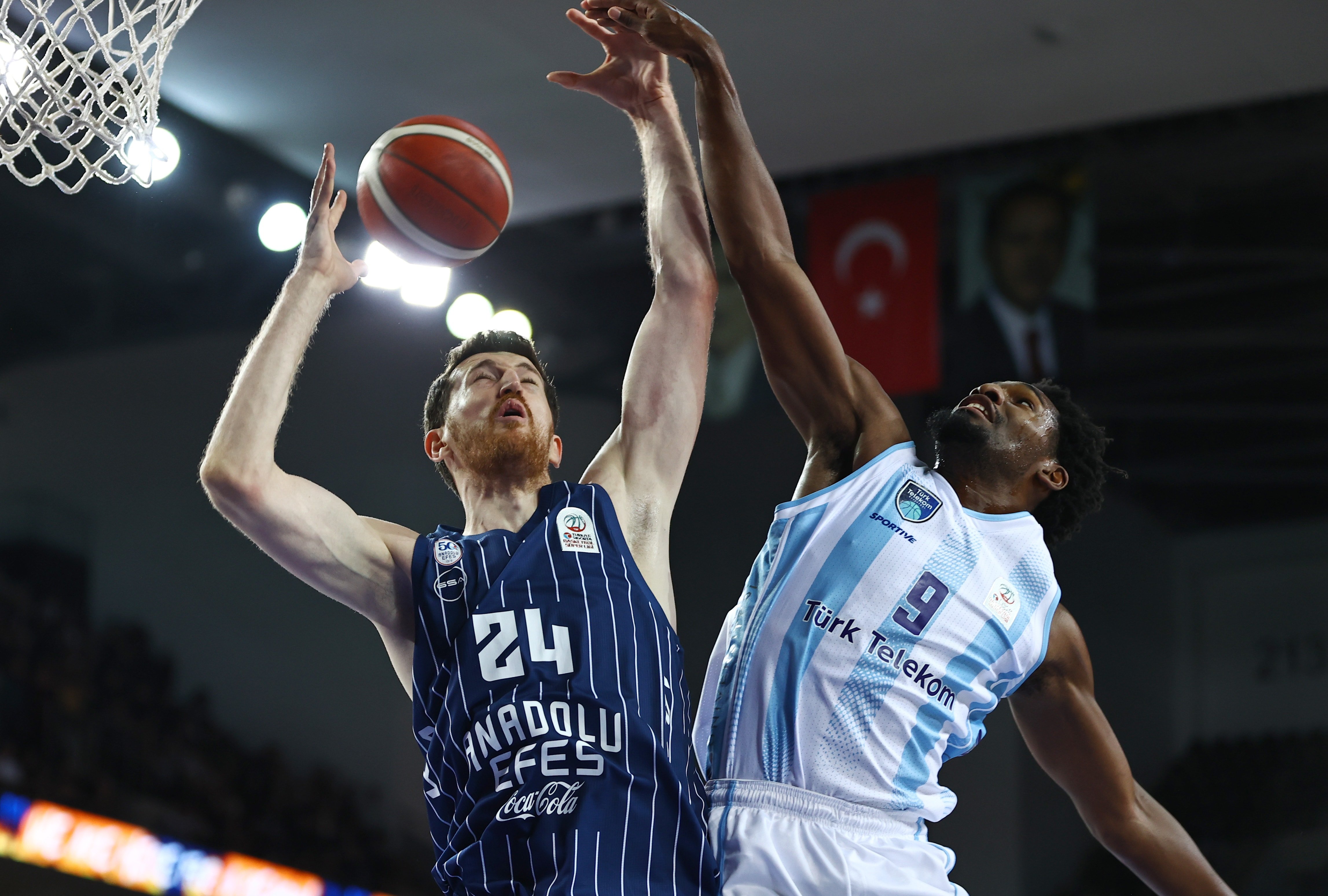 Anadolu Efes deplasmanda mağlup