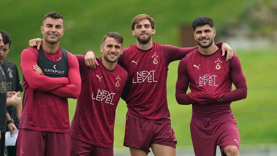 Galatasaray'da çifte ayrılık! Resmen açıklandı