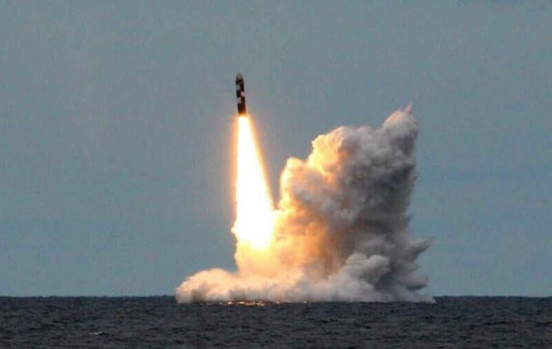 3 bin 500 kilometre menzilli balistik füze denizaltıdan fırlatıldı