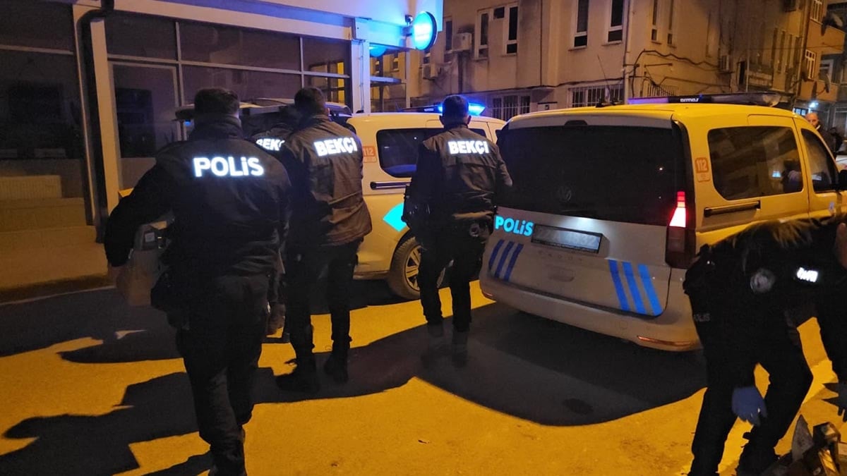 Edirne’de bir depoda sentetik ecza ve kaçak alkol ele geçirildi