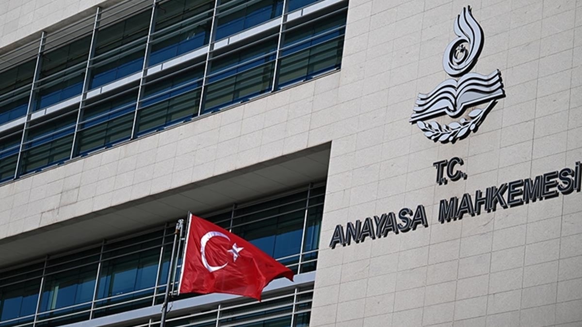 Anayasa Mahkemesi iki partinin tüm mal varlığının Hazine’ye devredilmesine karar verdi