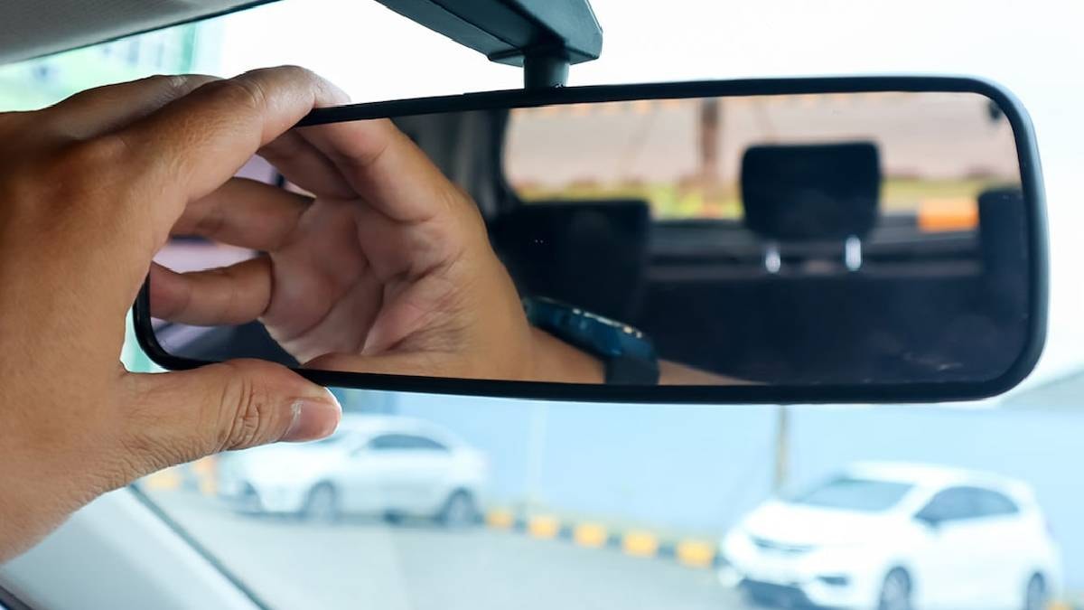 Arabalarda hayat kurtaran gizli özellik: Dikiz aynasının altında ama çoğu kişi bilmiyor