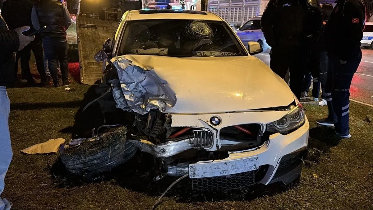 Atakum’da iki otomobil çarpıştı: 2 asker yaralandı