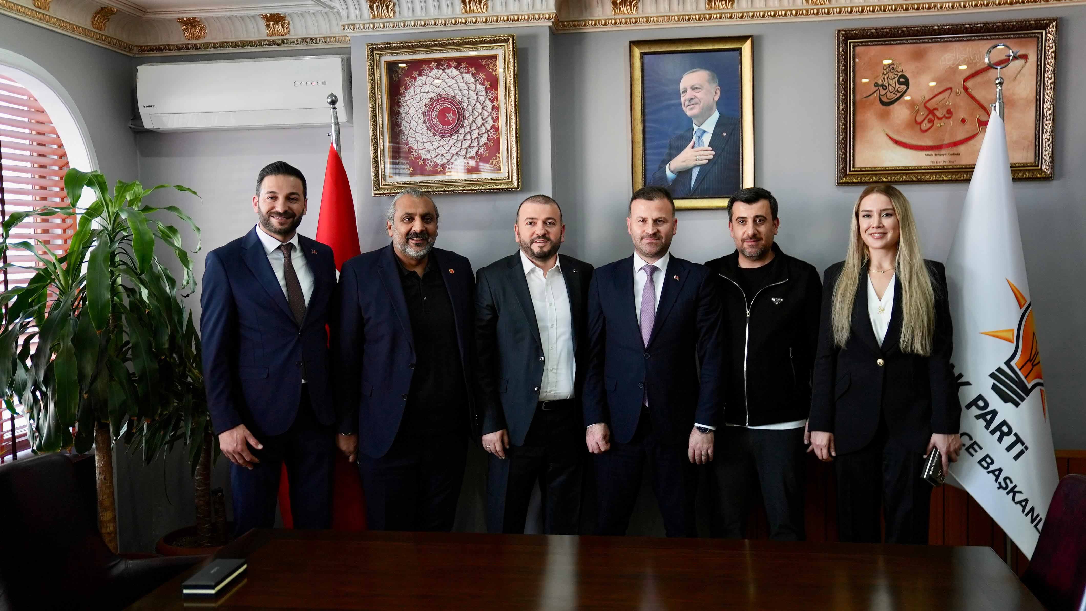 CHP'li meclis üyeleri AKP'ye geçti