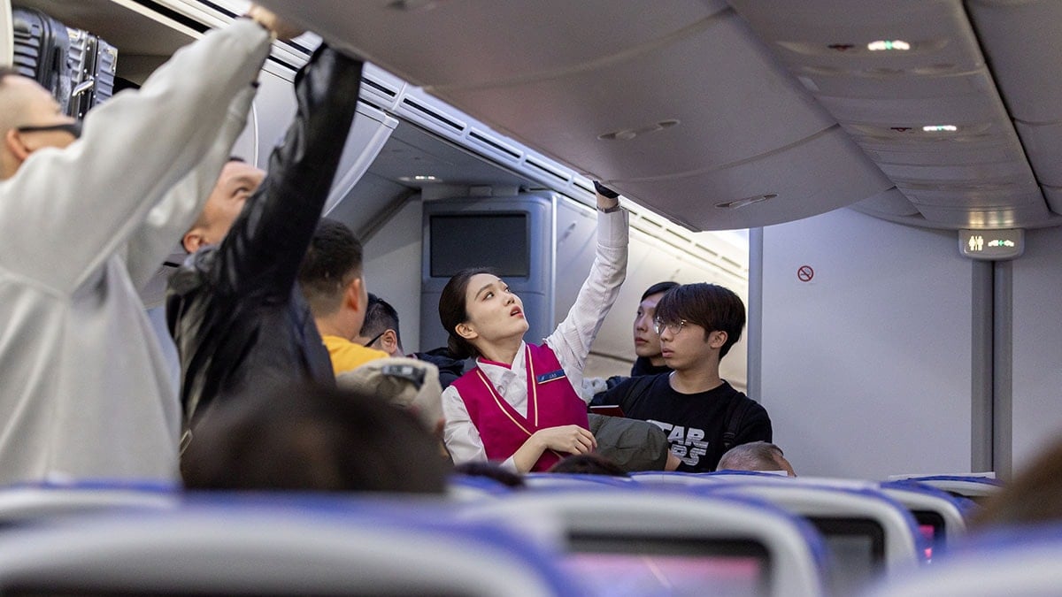 Uçakta küçük çantalar bu yüzden üst bagaja konulmuyormuş