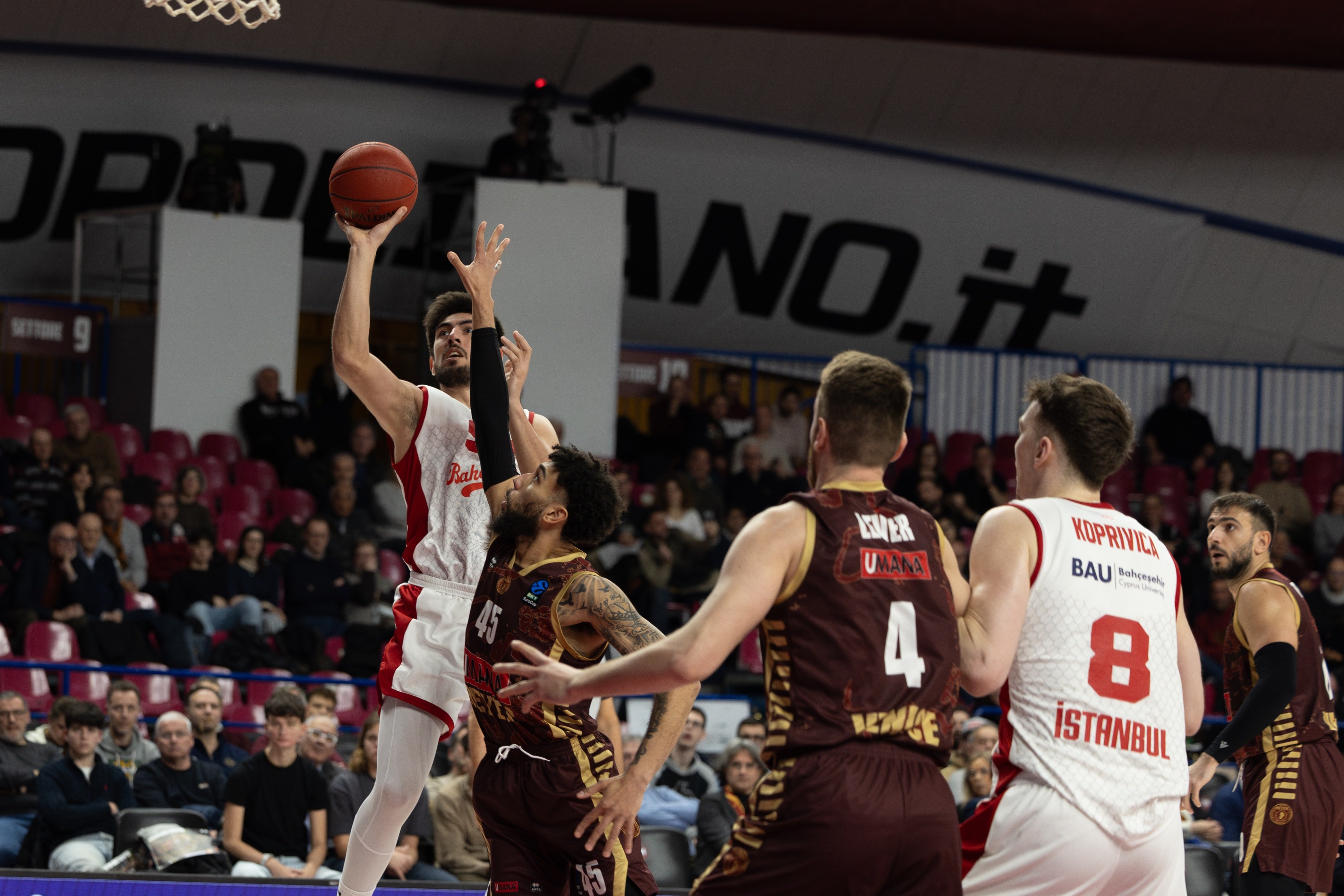 Bahçeşehir Koleji, İtalya'da mağlup