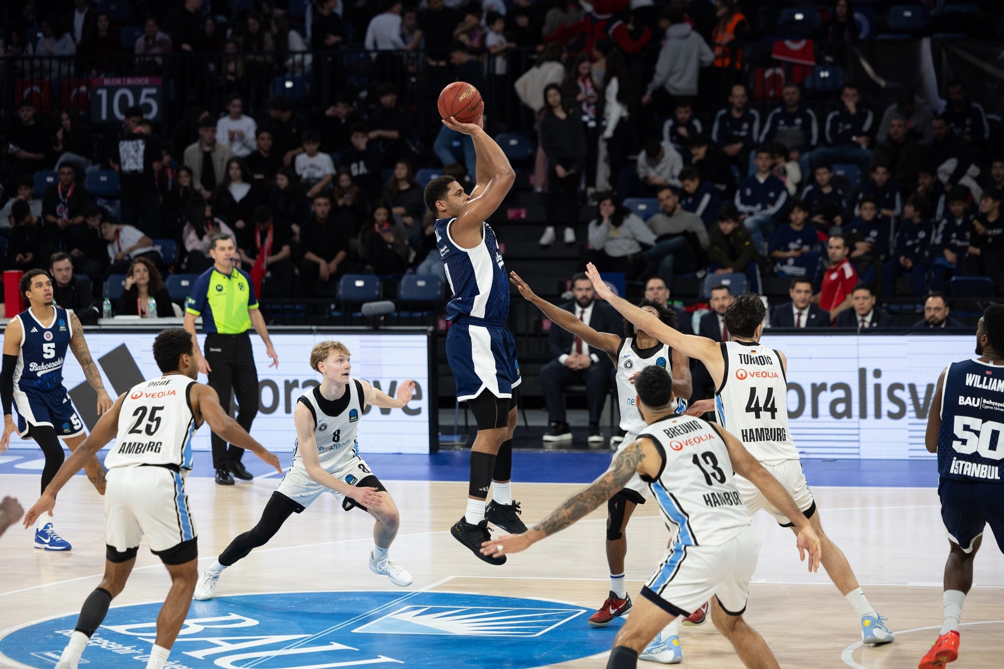 Bahçeşehir Koleji, Hamburg Towers'ı '100'ledi