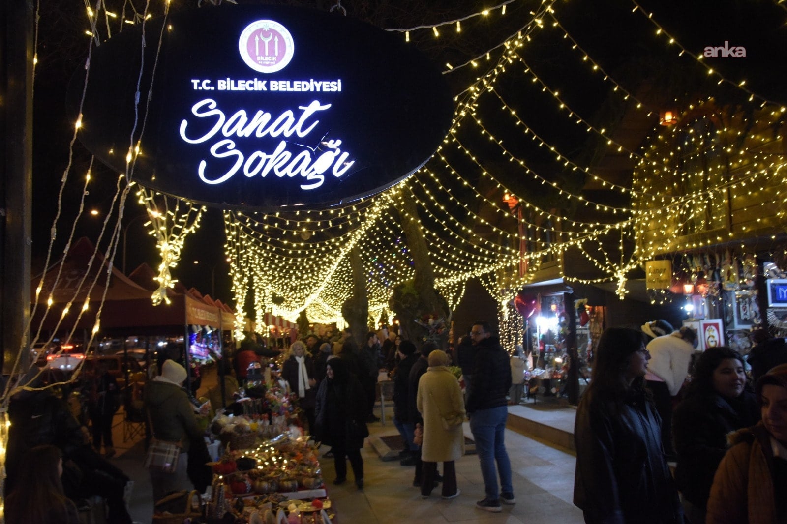 Bilecik'te yeni yıl sokağına yoğun ilgi