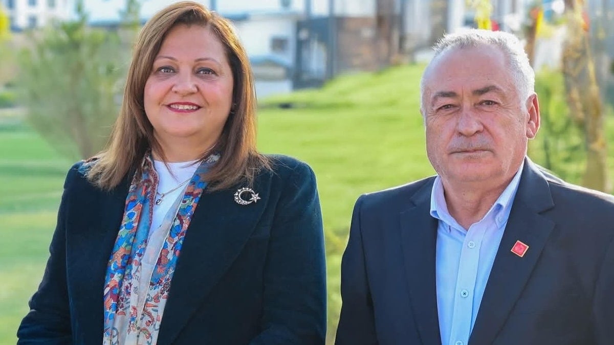 "CHP'li başkanın paylaşımlarını beğenen sağlık çalışanları sürüldü" iddiası