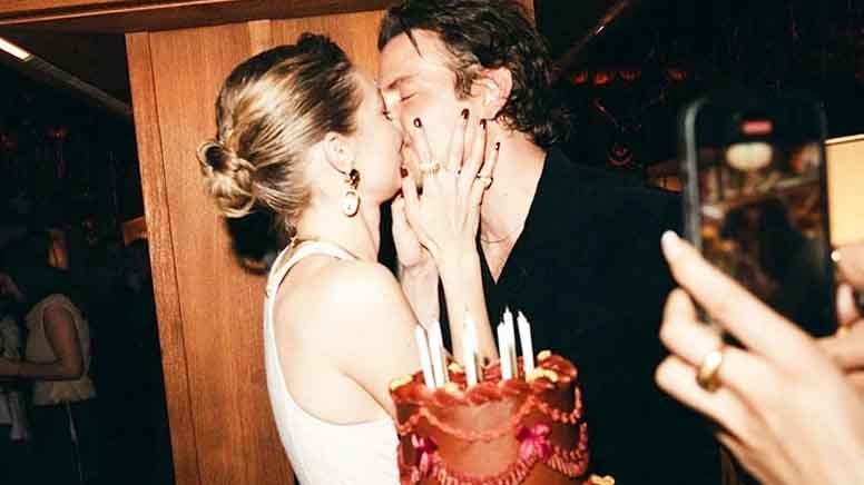 İki yıllık aşkta mutlu son... Ünlü çift evleniyor!