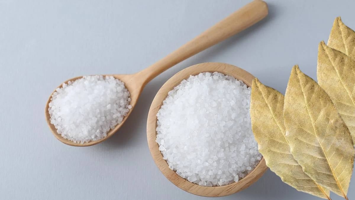 Evinize bir kase tuz ve üç defne yaprağı koyun kış boyu rahat edeceksiniz
