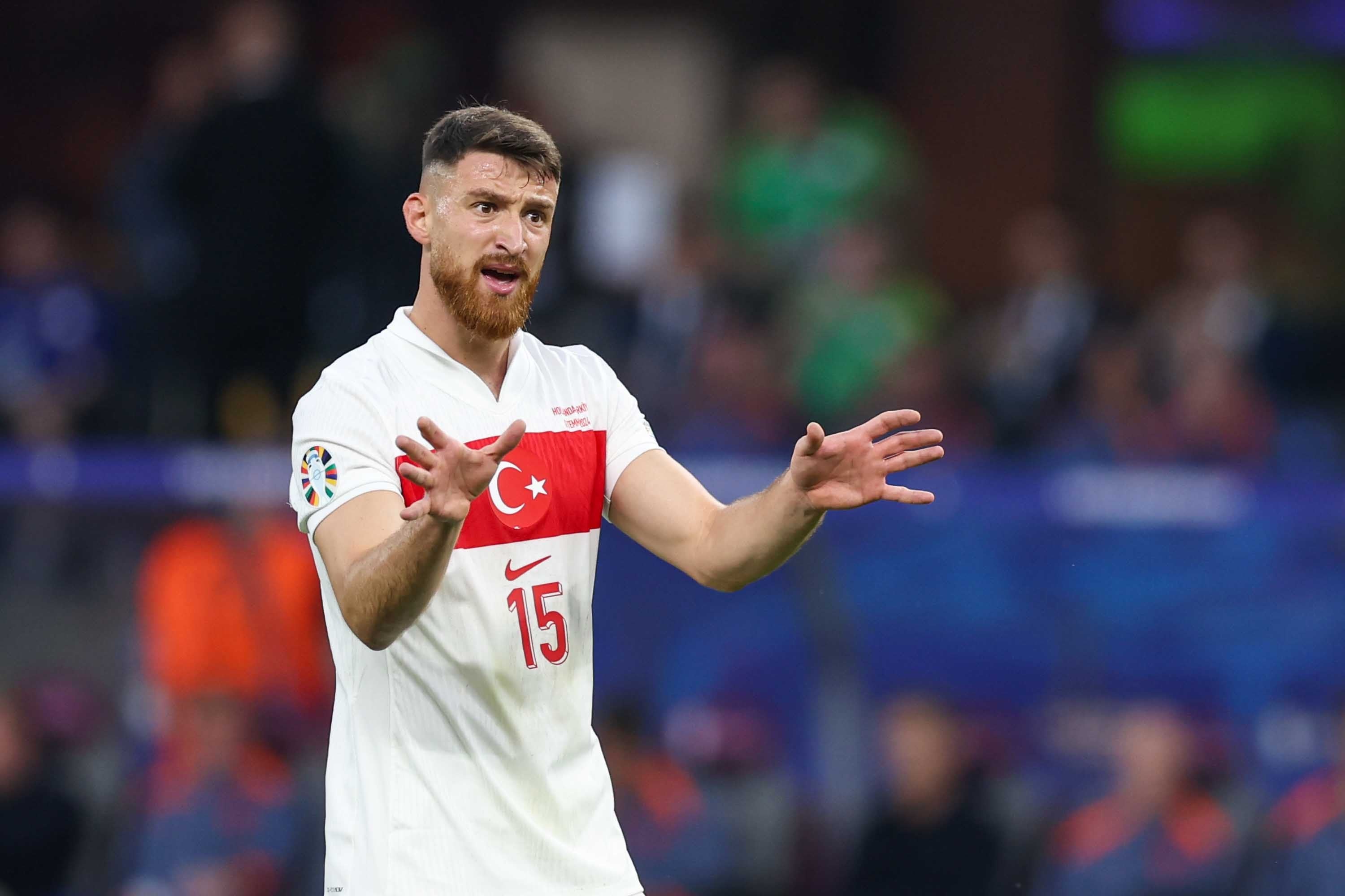 Beşiktaş'ta Salih Özcan imzaya kaldı