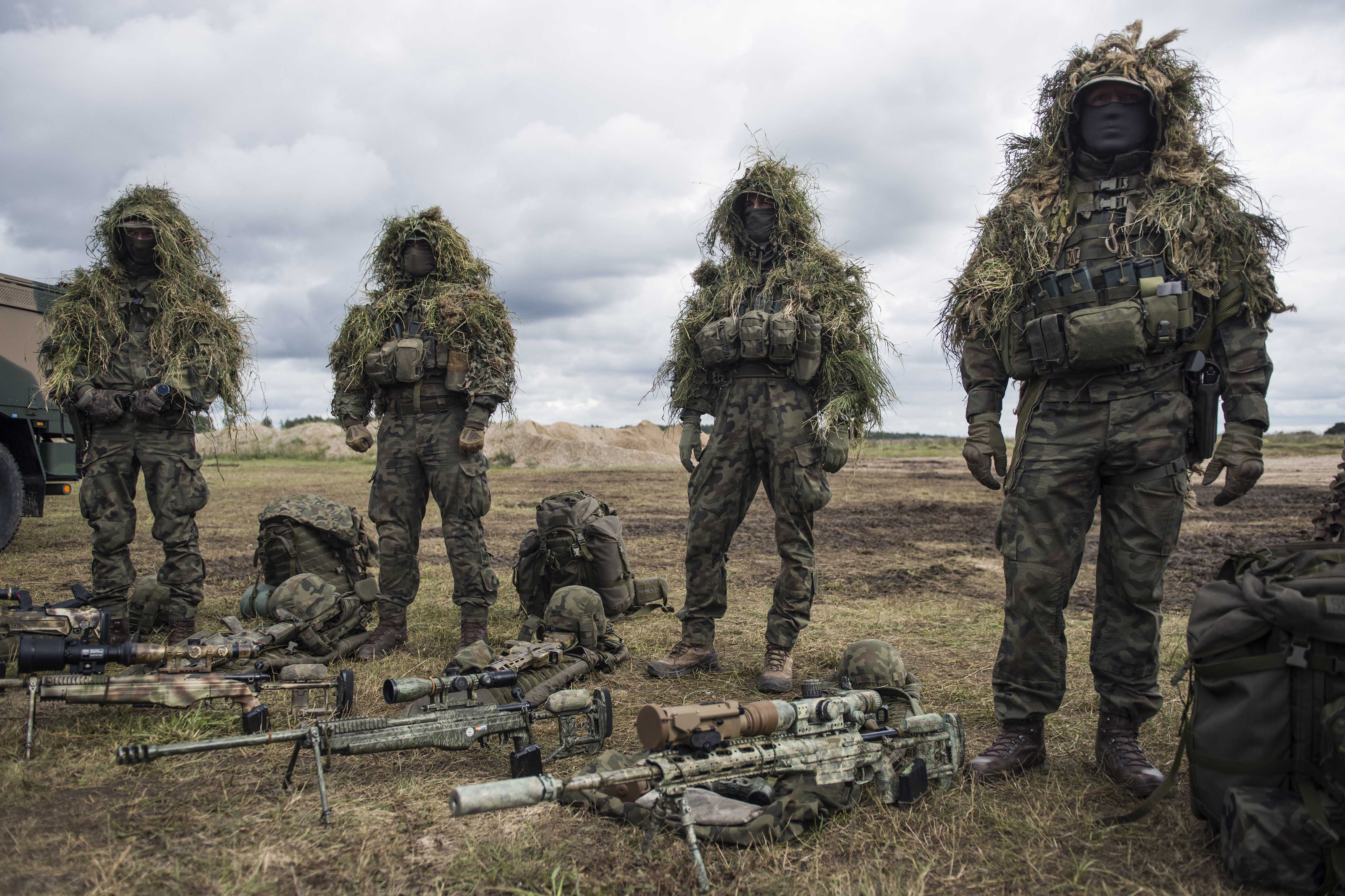 Avrupa ülkesi askerlik yaşını 65'e çıkardı: 'Herkes orduya'