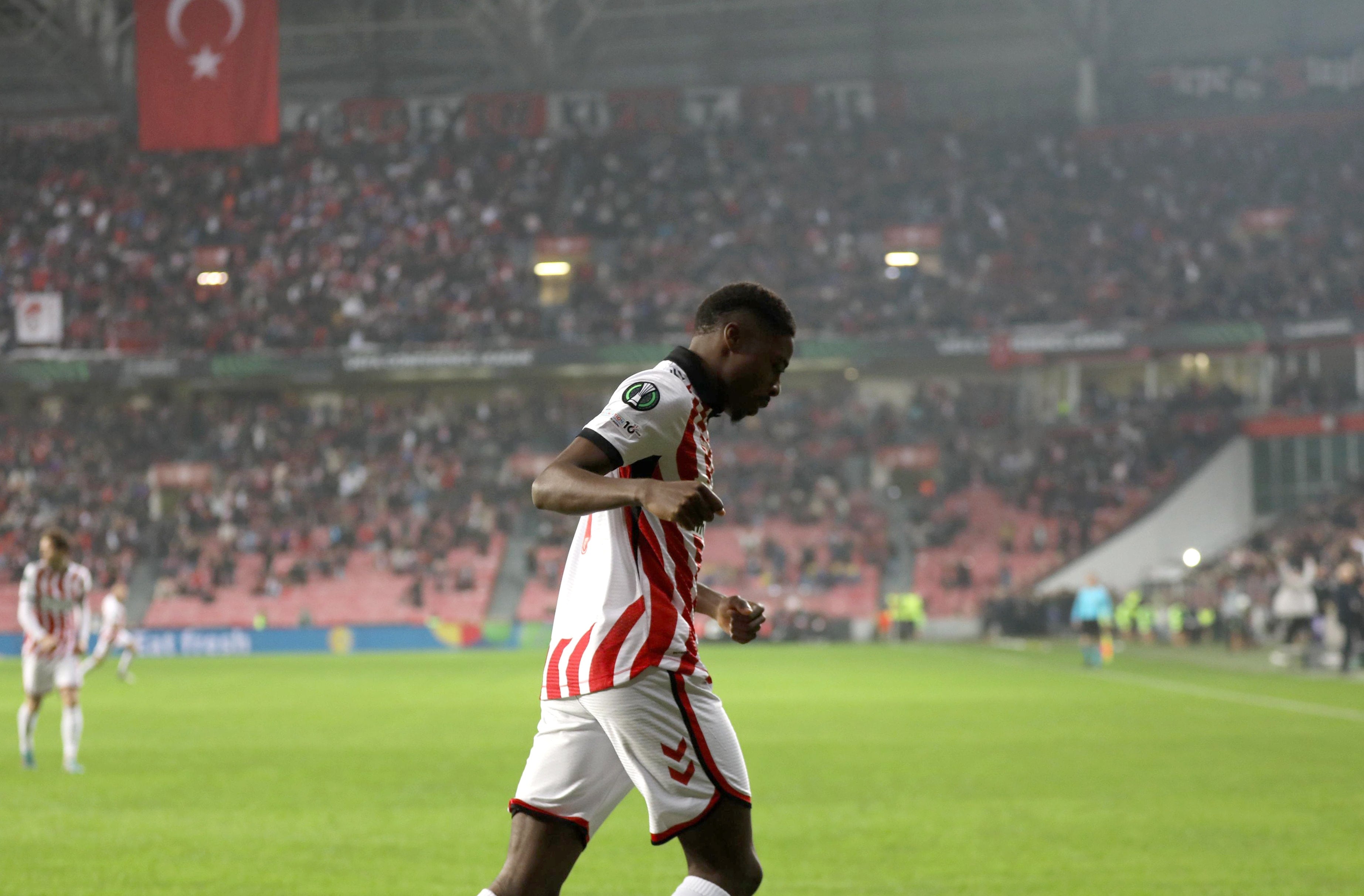 Transferde ilk bombayı Fenerbahçe patlattı