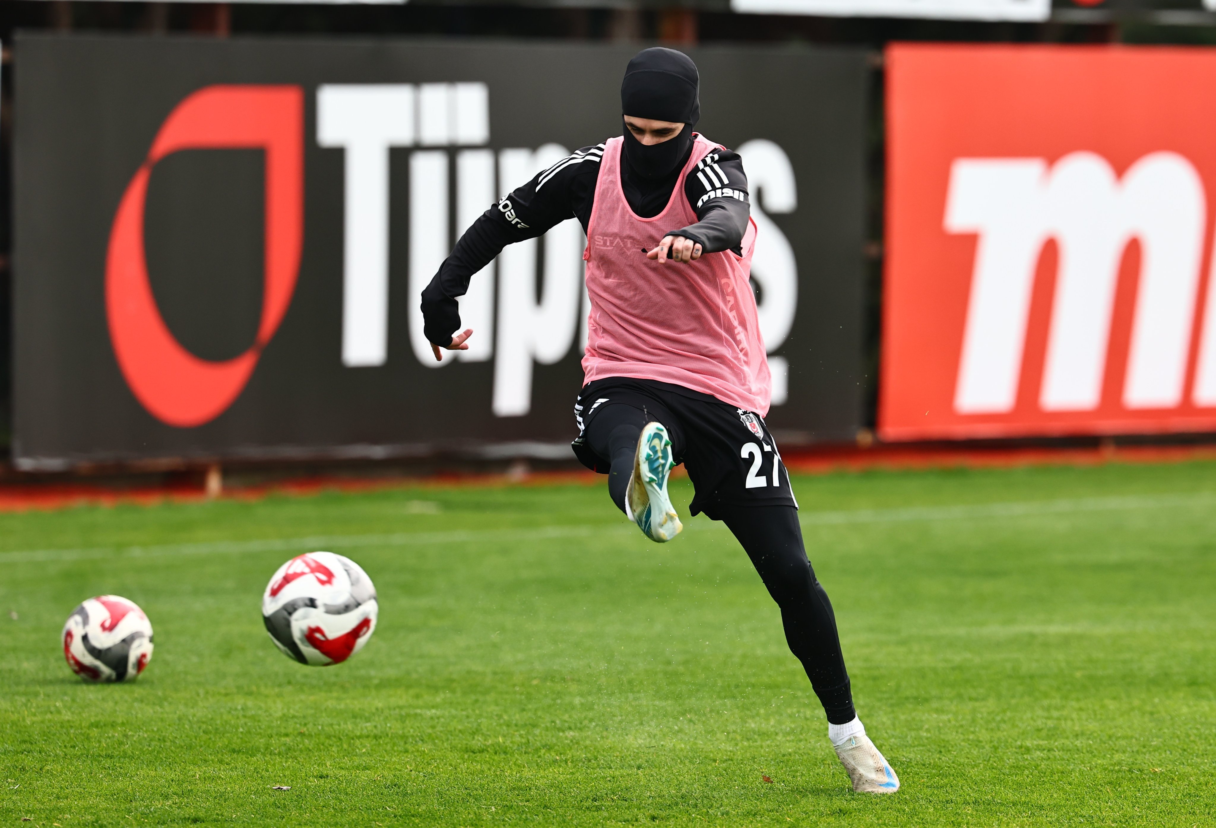 Beşiktaş derbi kafilesini açıkladı! Rafa Silva kararı...