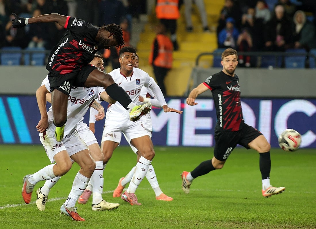 Trabzonspor'da savunma alarm verdi