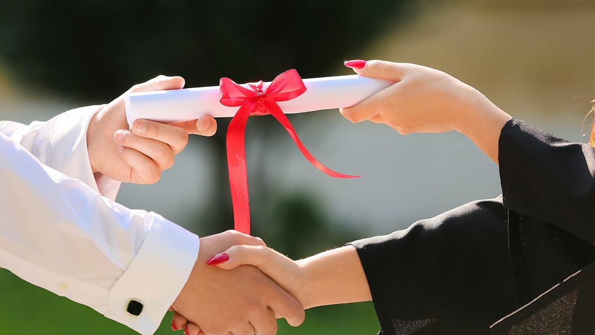 Akademik sahteciliğe cezalar yolda! Tez yazdırana para cezası, sahte diplomaya hapis