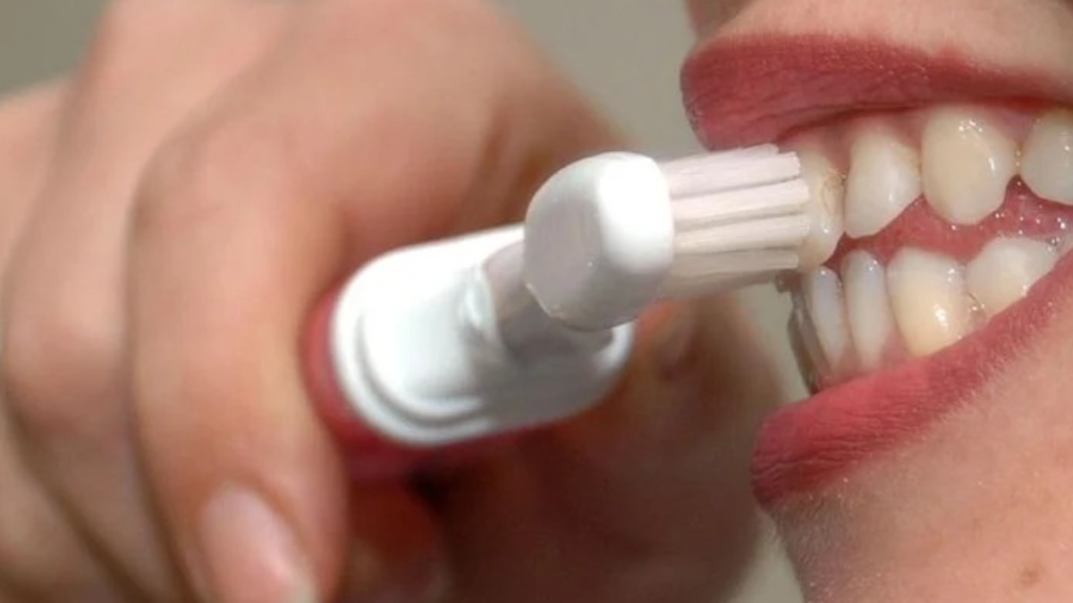 Diş hekimleri bu 9 şeyi asla dişlerine yapmıyorlar