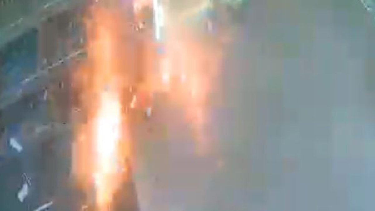 Markete patlayıcı madde attılar: 2 tutuklama