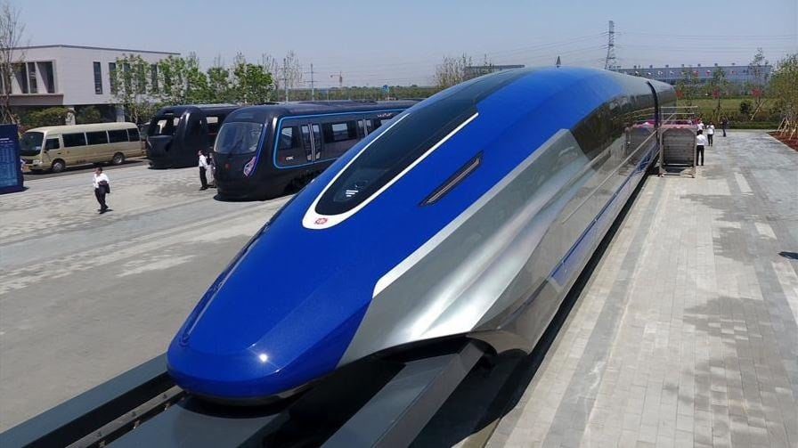 1,1 tonluk tren 2 saniyede 700 km hıza ulaşarak rekor kırdı