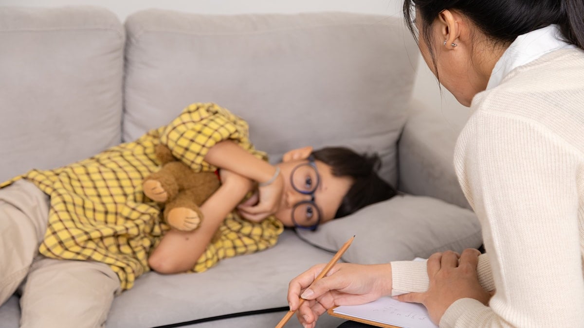 Çocukların içine kapanık olmasına neden olan 5 ebeveyn hatası