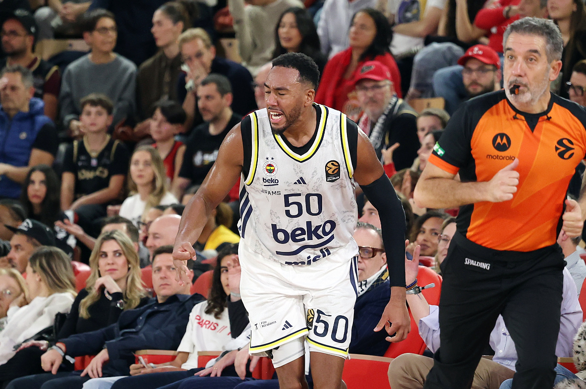 Fenerbahçe Beko, İtalya'da kazandı