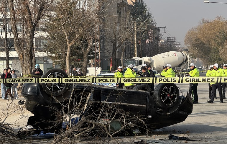 Konya’da otomobil devrildi: 15 yaşındaki çocuk hayatını kaybetti
