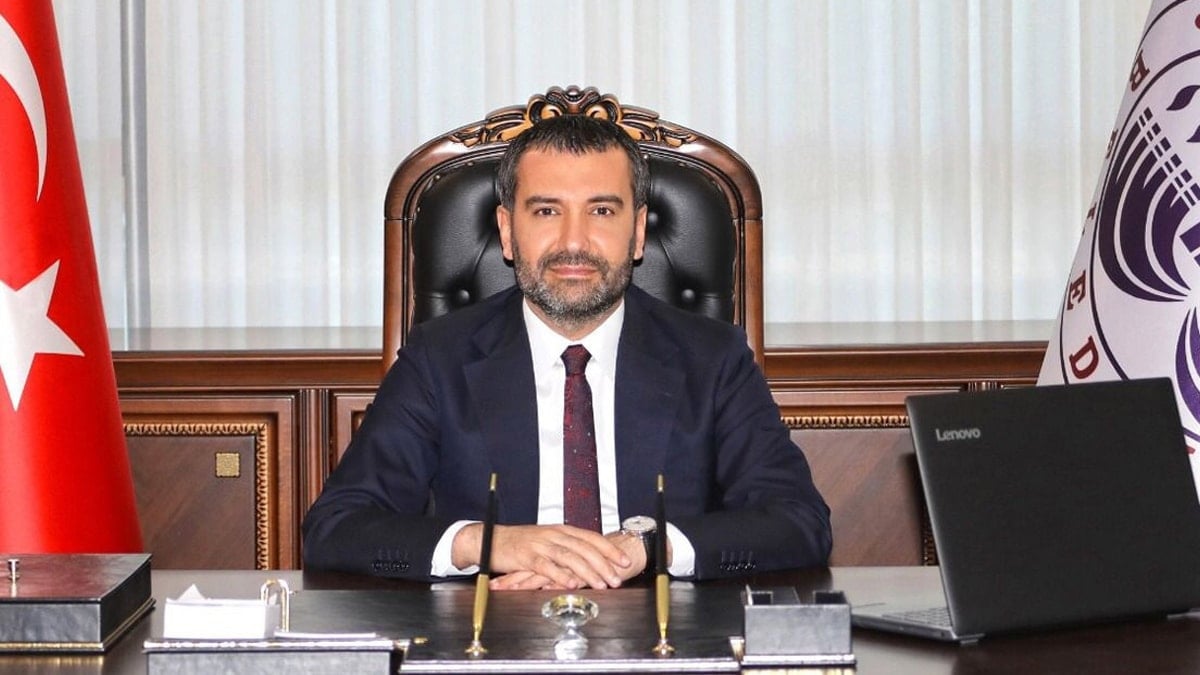 Kemer sıkma vatandaşa, israf AKP’li başkana: 114 bin TL’lik fincan-şapka alımı