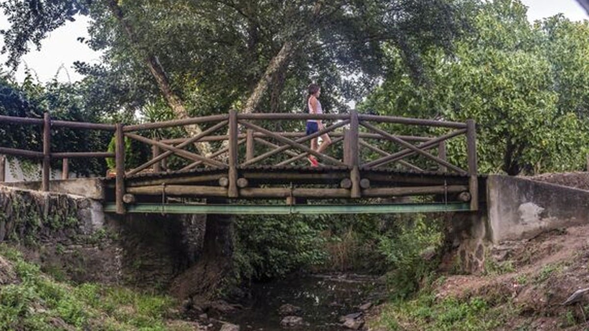 Dünyanın en küçük uluslararası köprüsü: İki ülkeyi bağlıyor, zaman bile değişiyor