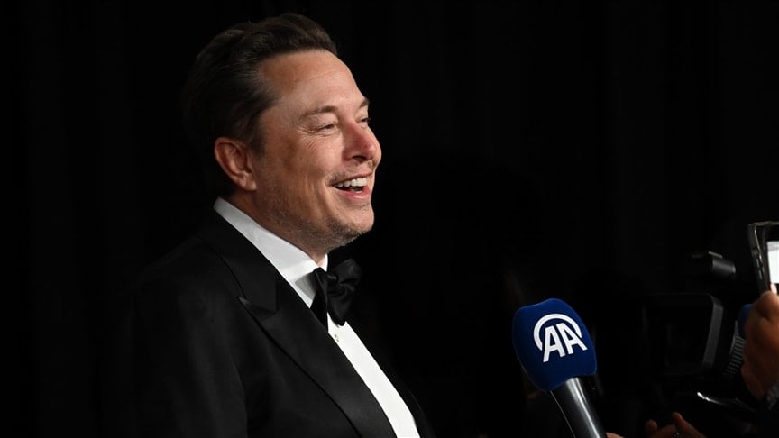 Dünyanın ilk trilyoneri olma yolunda: Elon Musk'ın serveti rekor kırıyor