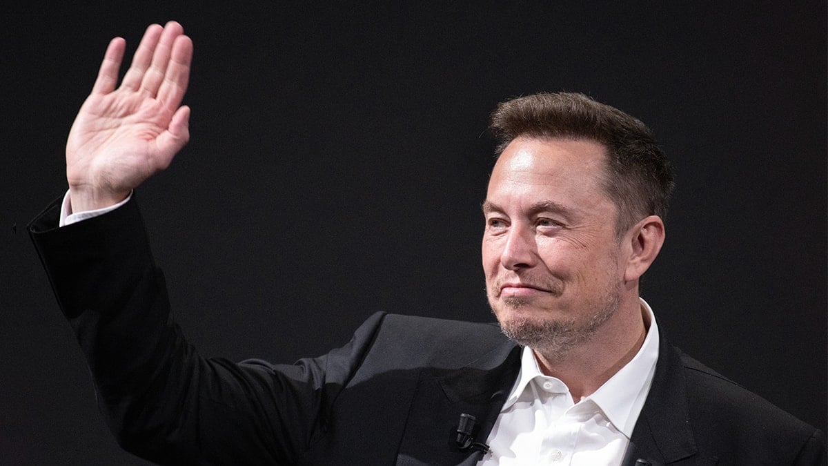 Elon Musk tarihte bir ilki gerçekleştirdi