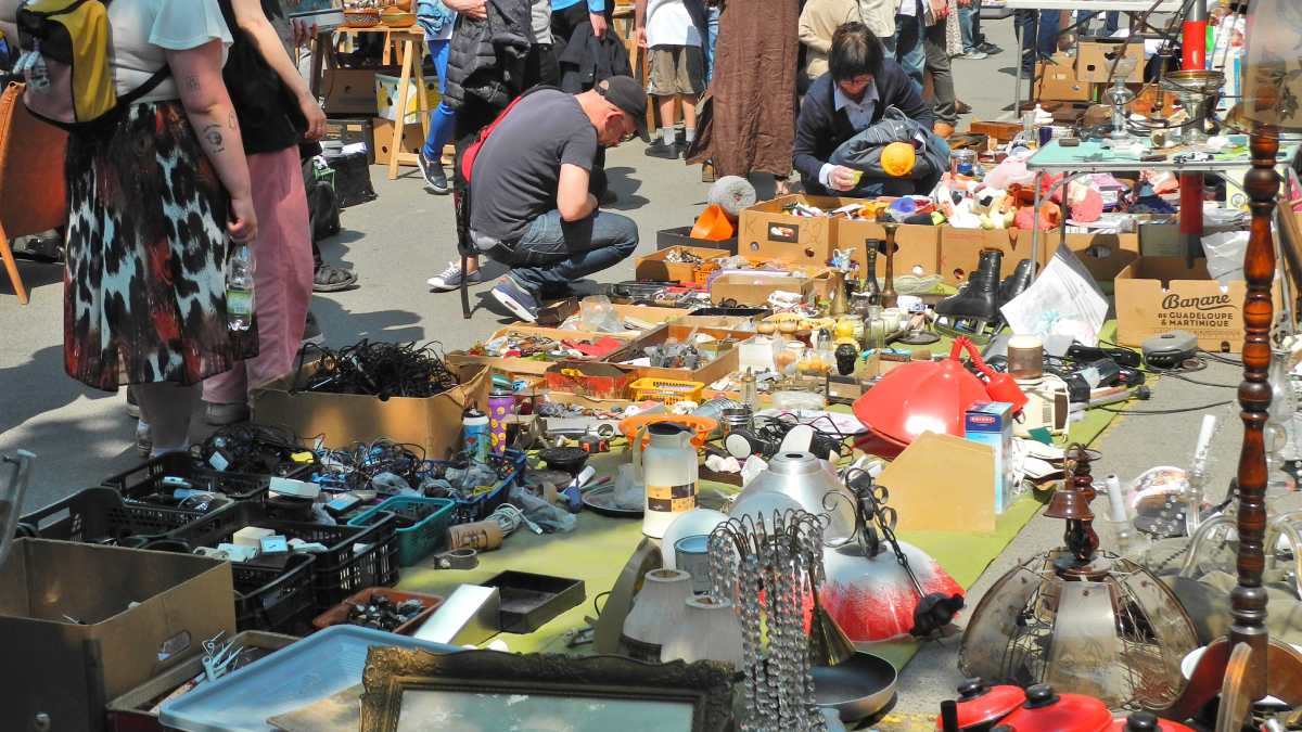 Eskiciden 340 liraya aldığı eşyayı 1 milyona sattı