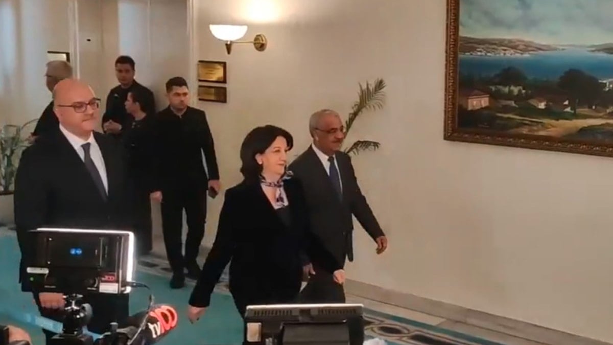 İmralı heyeti-AKP görüşmesi başladı