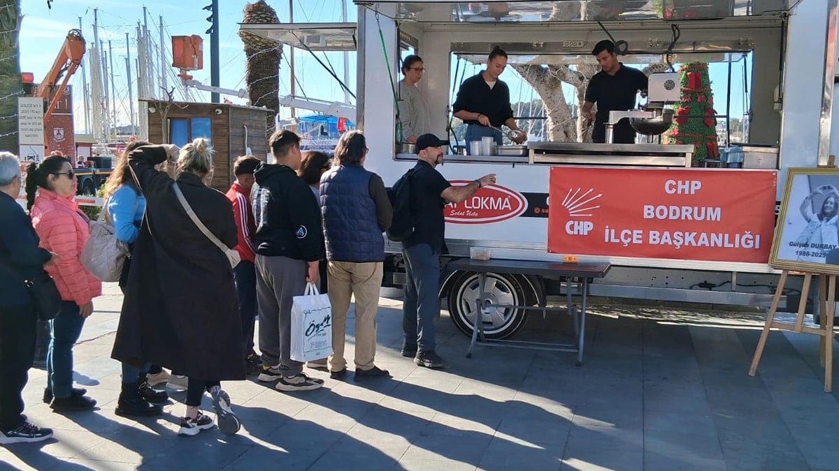 Gülşah Durbay için belediye meydanında lokma döktürüldü