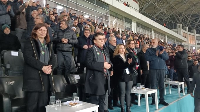 Amedspor davet etti; Leyla Zana tribünde